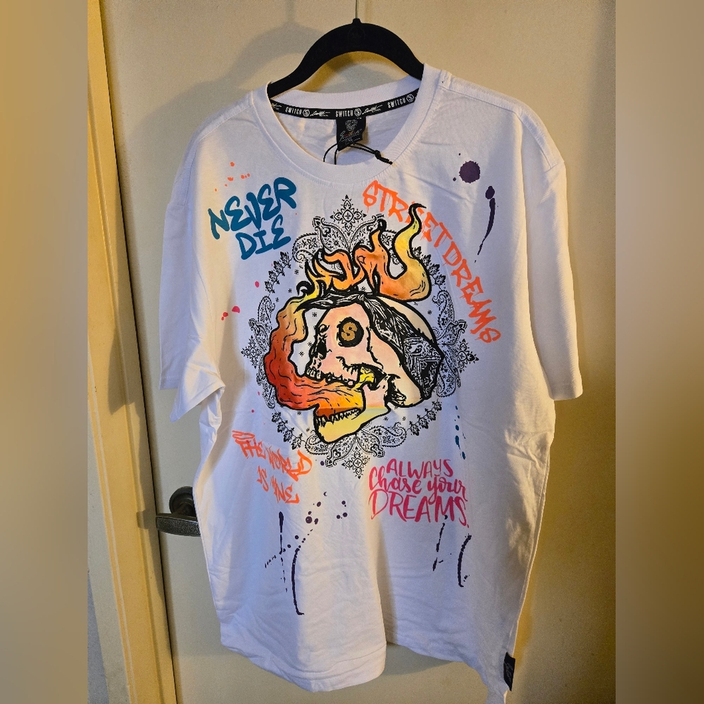 Men’s Switch Remarkable Limited Edition Skull Bandana Graphic T-Shirt NWT
